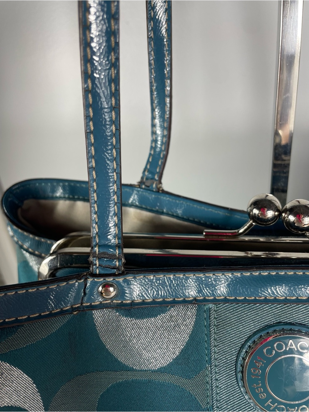 Coach Signature Stripe 3 Color Signature Metallic Carryall -COA - Picture 15 of 16